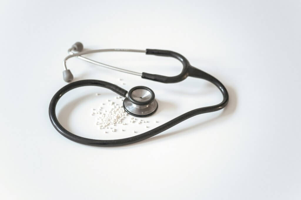 a picture of a doctor's stethascope